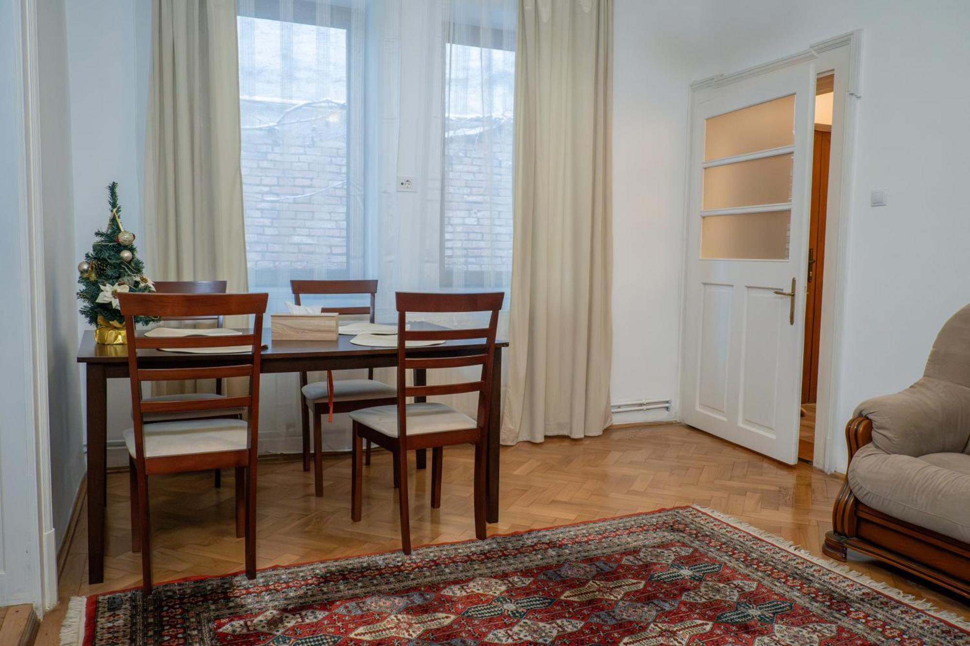 Casa Puscariu Lägenhet Braşov Exteriör bild