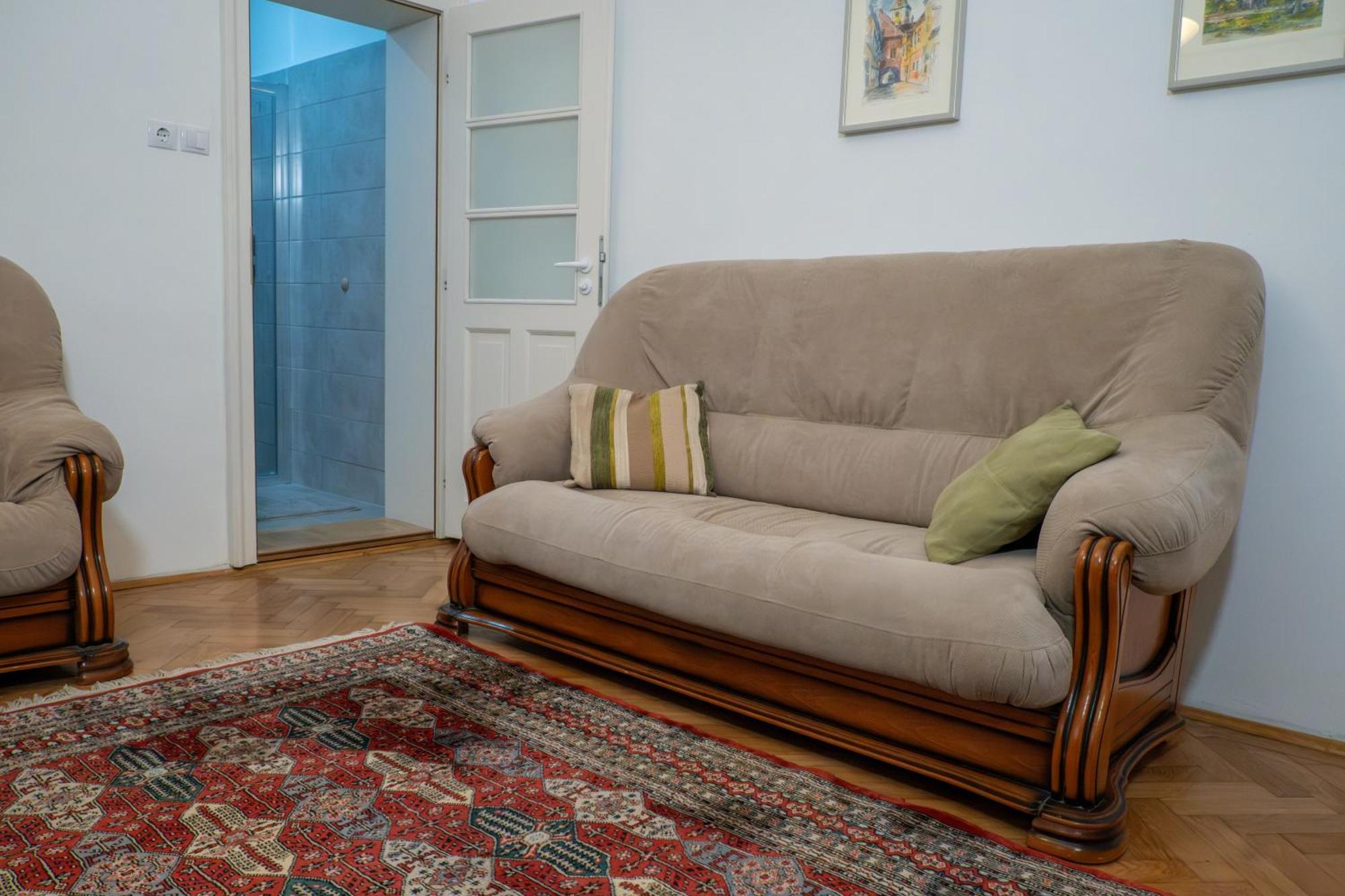 Casa Puscariu Lägenhet Braşov Exteriör bild