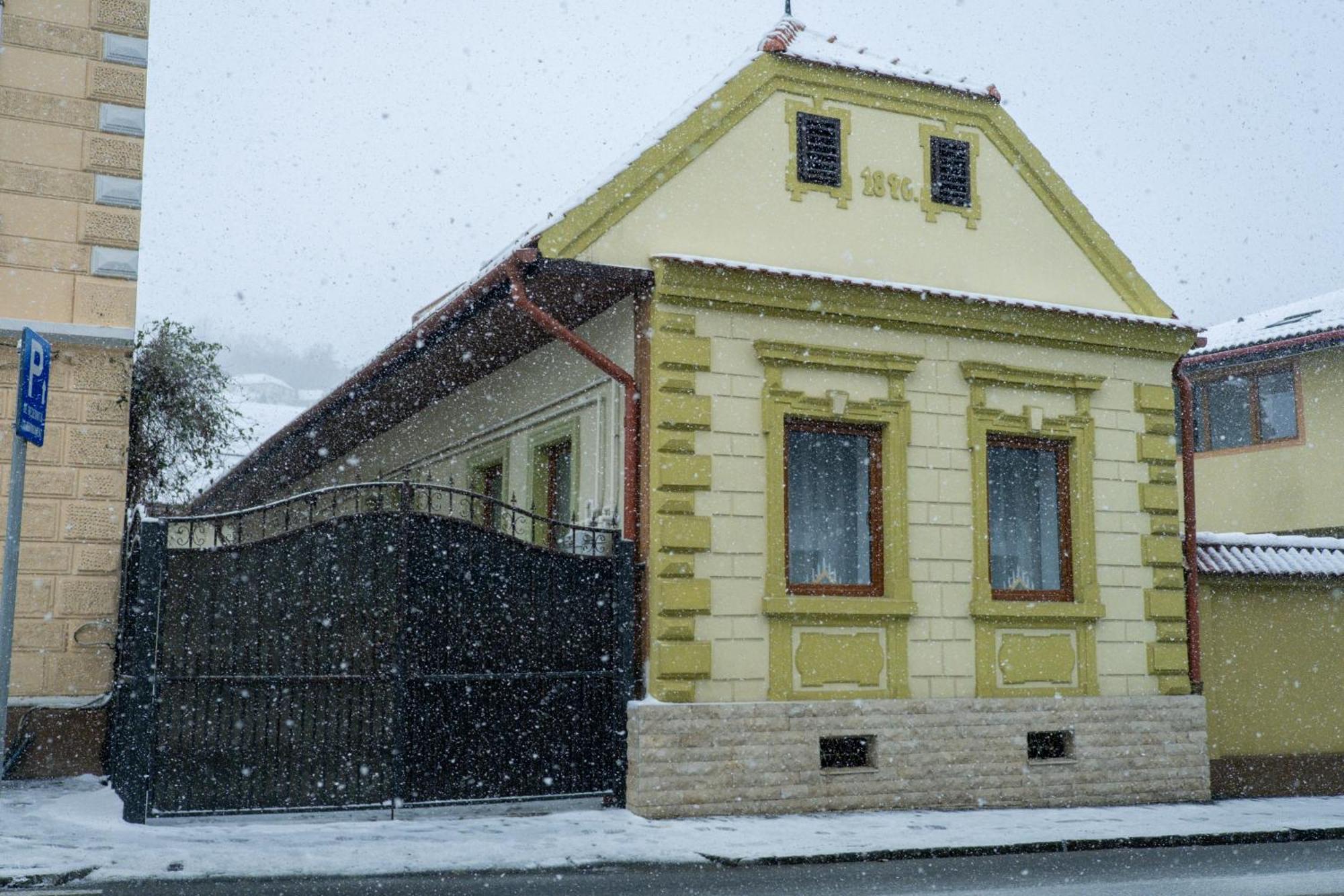 Casa Puscariu Lägenhet Braşov Exteriör bild