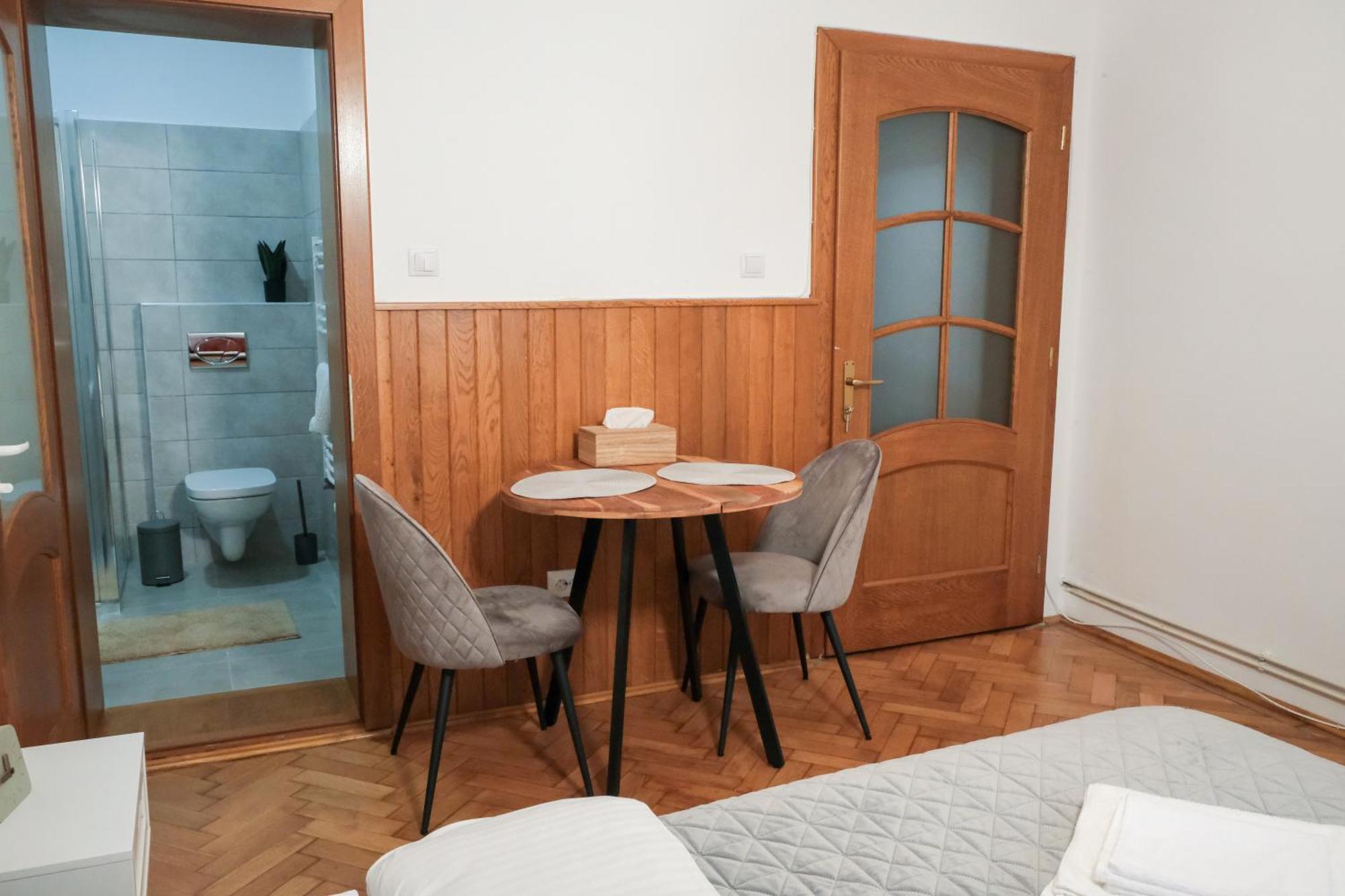 Casa Puscariu Lägenhet Braşov Exteriör bild