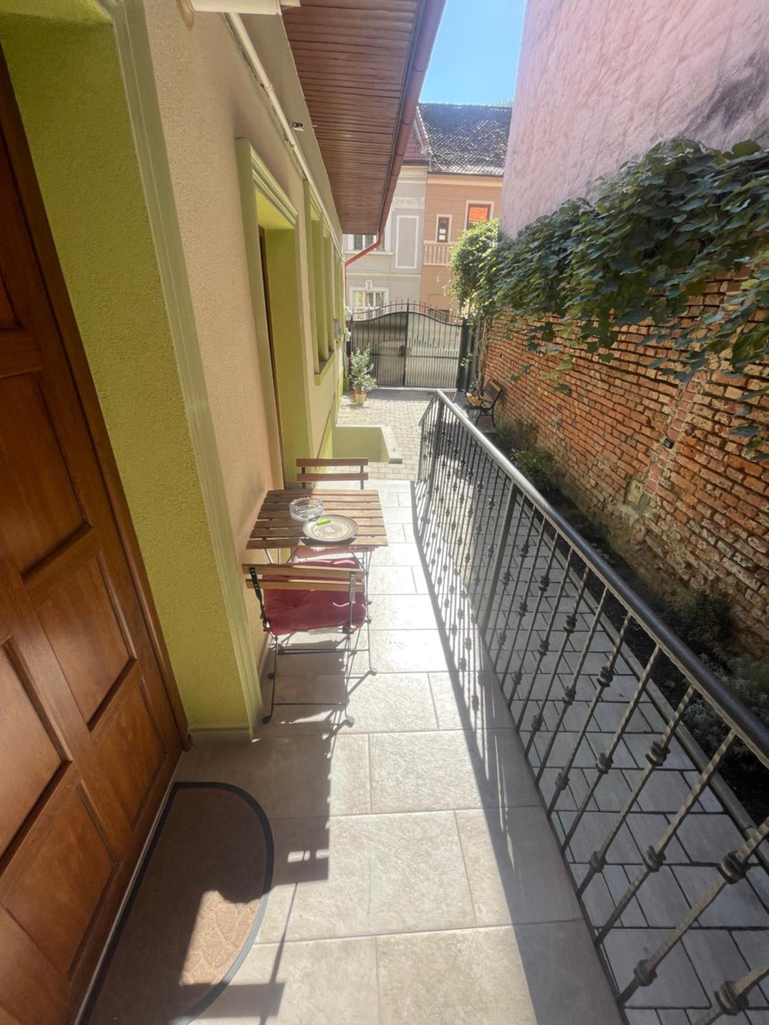 Casa Puscariu Lägenhet Braşov Exteriör bild