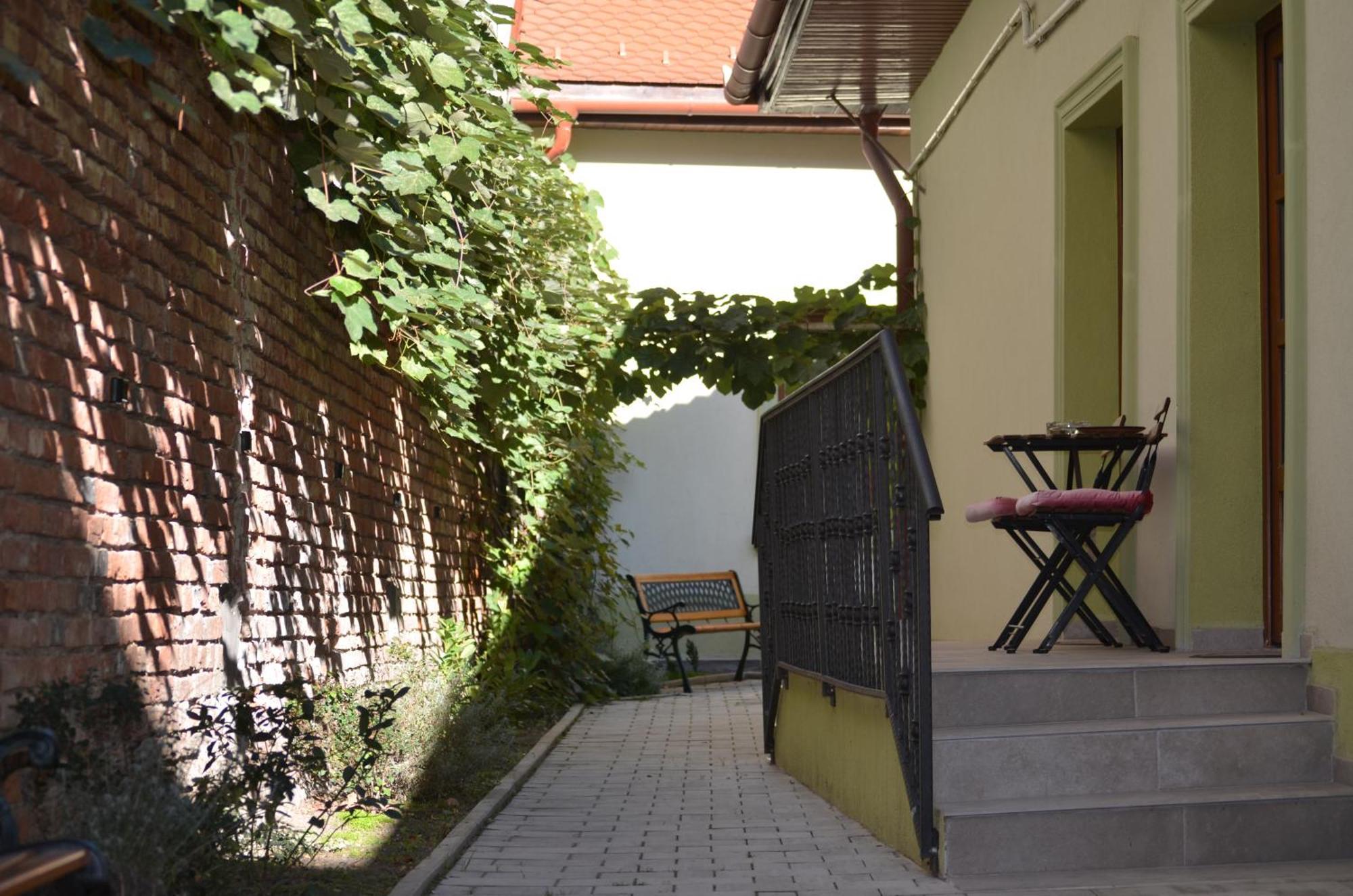 Casa Puscariu Lägenhet Braşov Exteriör bild